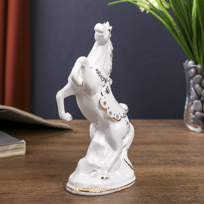 Сувенир керамика "Конь на дыбах" белый с золотом,  16х9х4,8 см